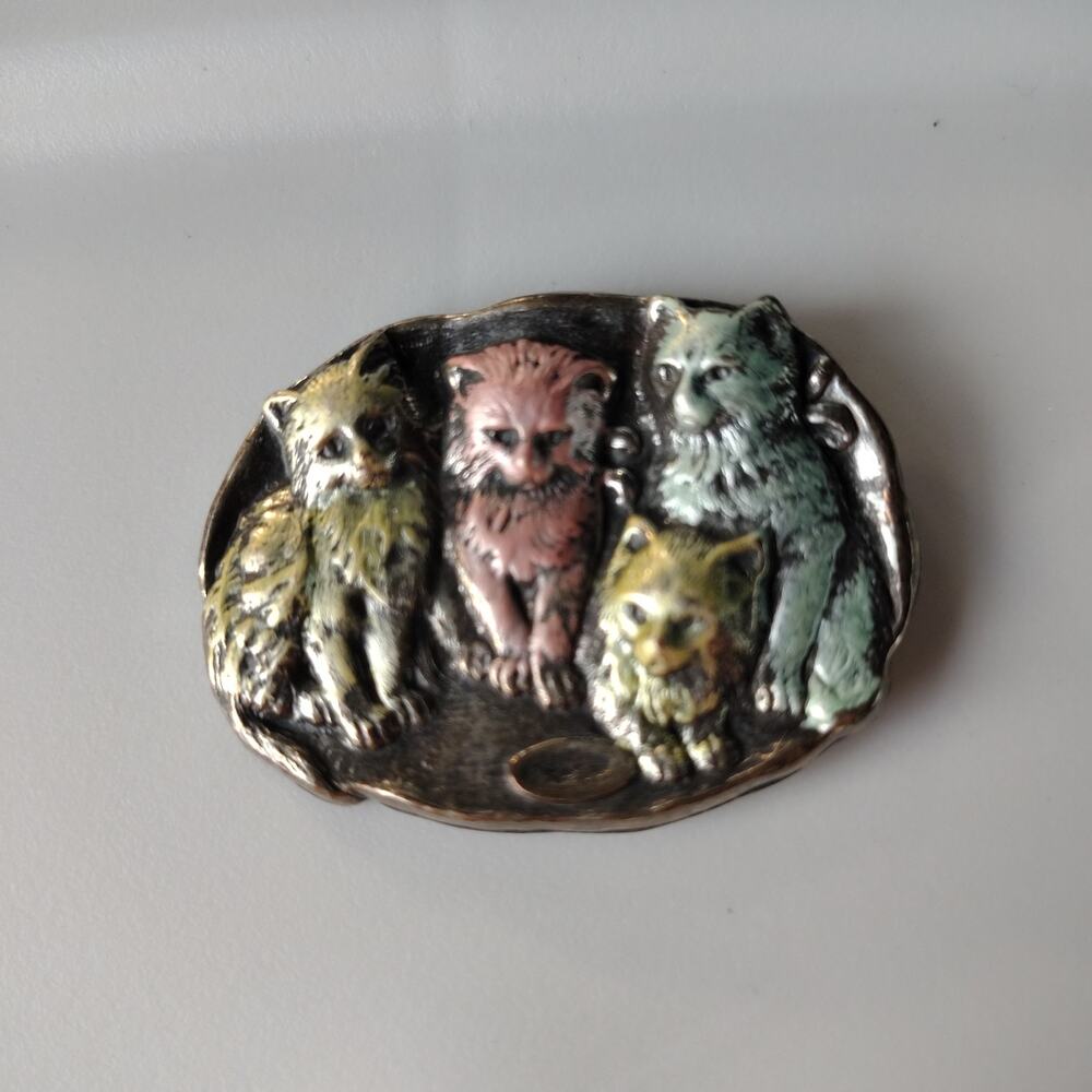 Oval‎ Cat Pin Brooch Silver Tone Pink Blue Yellow